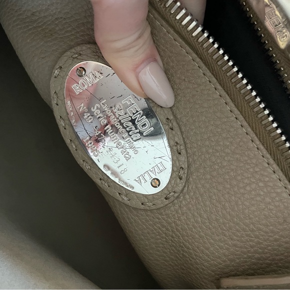 Fendi Calfskin Peekaboo - Medium - Picture 6 of 12